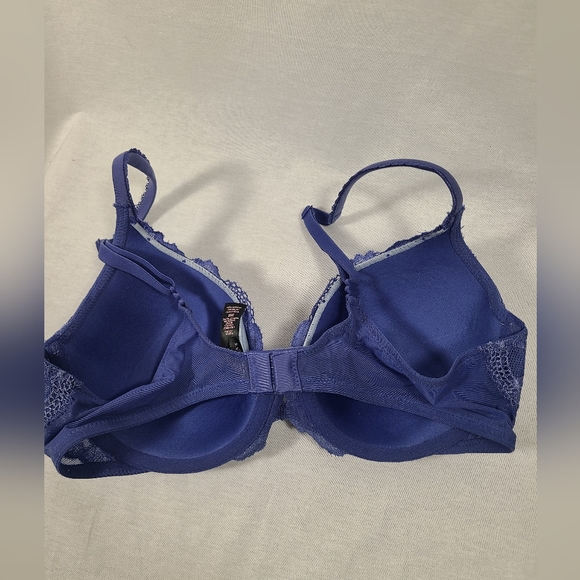Victorias secret blue lace bra- Body by Victorias secret size 36B - Picture 3 of 4